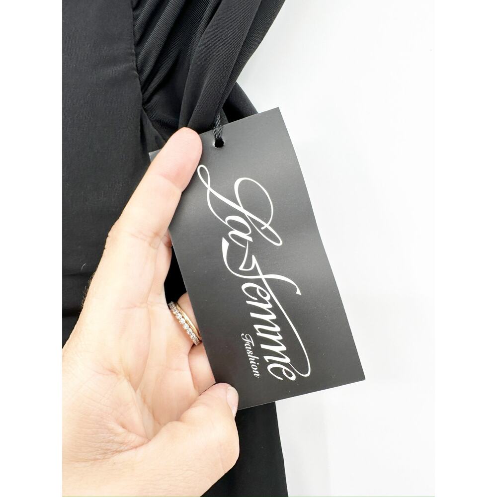 La Femme 28054 Black Off the Shoulder Long Sleeve Jersey Gown Size 4 NWT - Picture 8 of 8